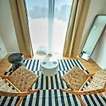 Large And Stylish 1 Bedroom 2 Bathrooms Ager1-1