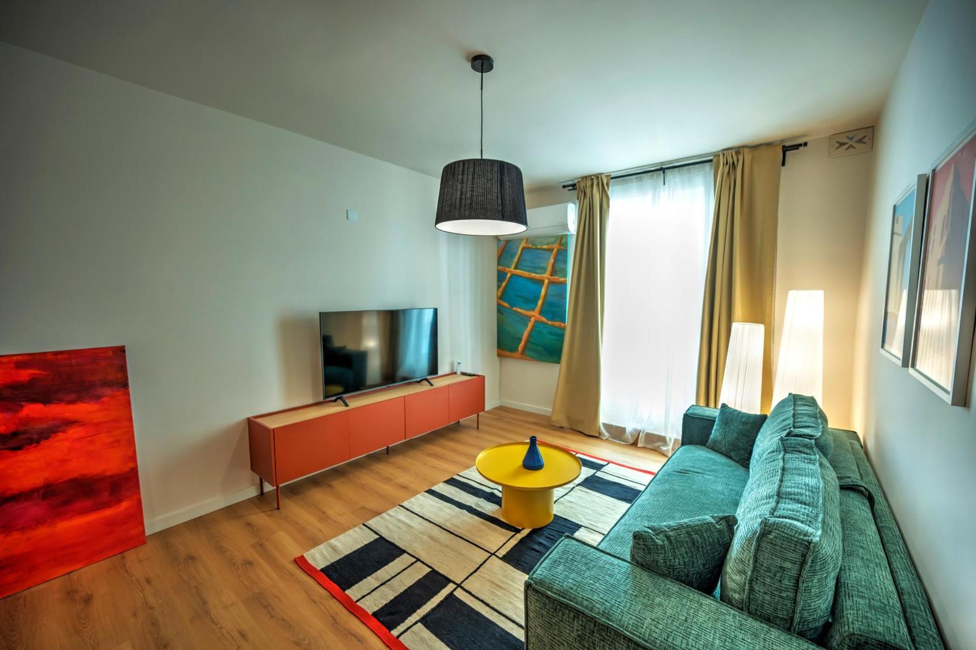 Large And Stylish 1 Bedroom 2 Bathrooms Ager1-1 Apartment