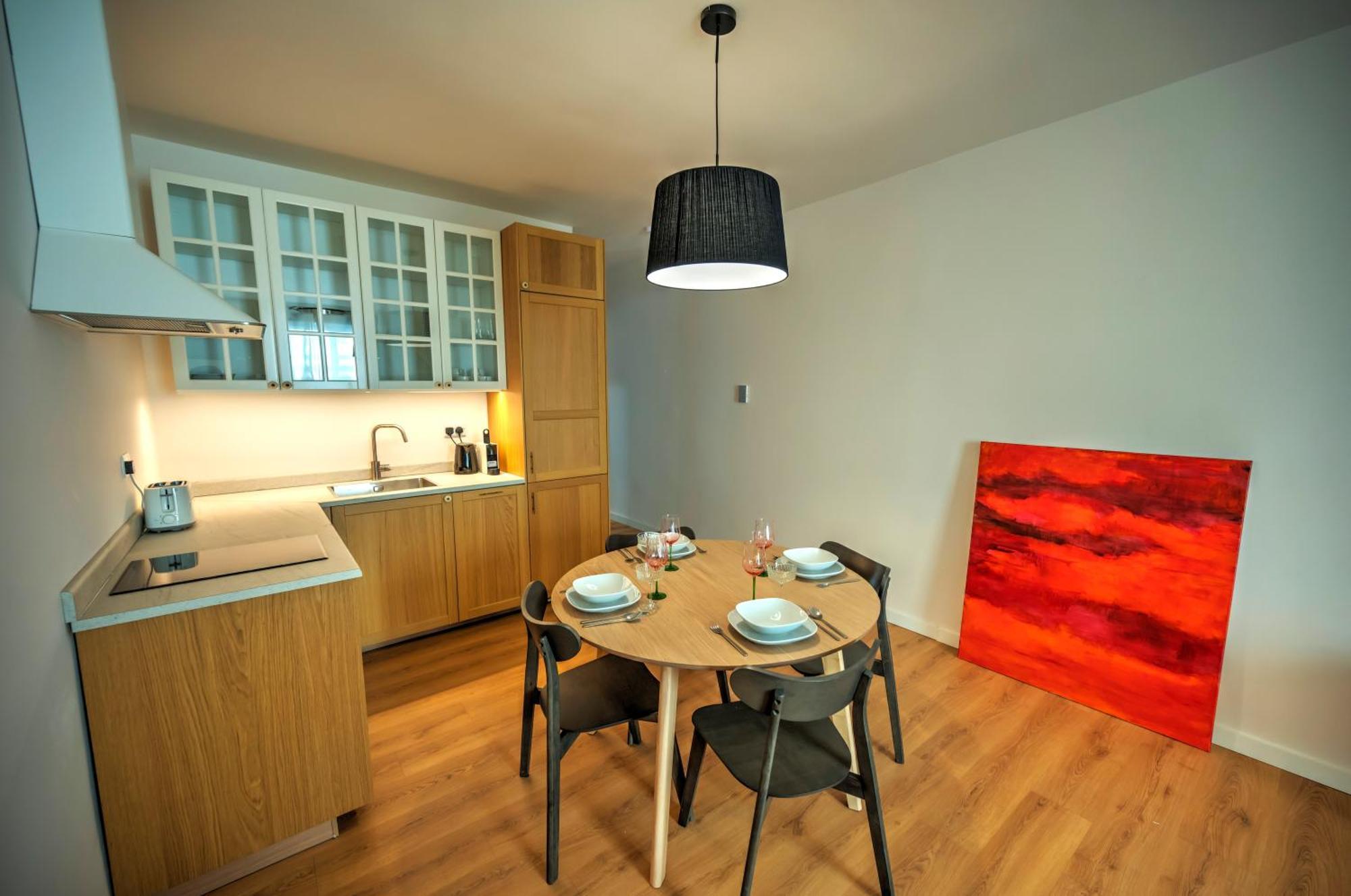 Large And Stylish 1 Bedroom 2 Bathrooms Ager1-1 *