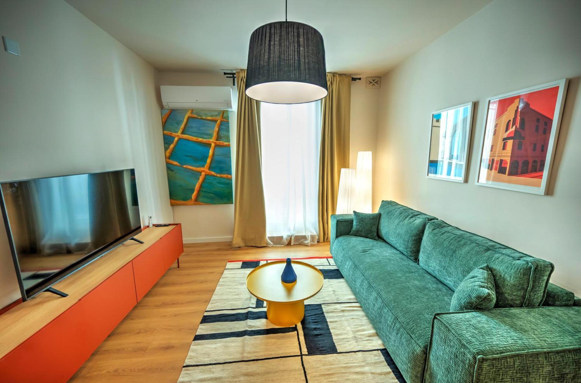 Apartment Large And Stylish 1 Bedroom 2 Bathrooms Ager1-1 *
